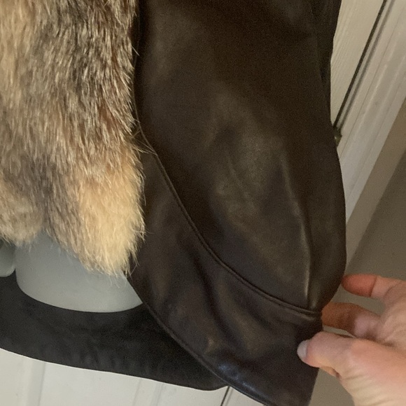 A beautiful vintage leather and fur jacket - Picture 4 of 15